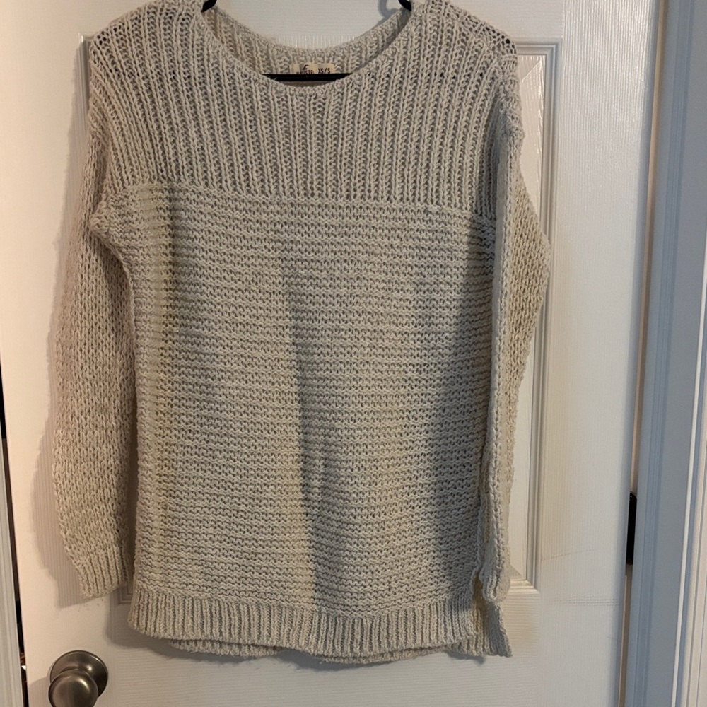 Hollister Light Gray Knit Crew Neck Sweater